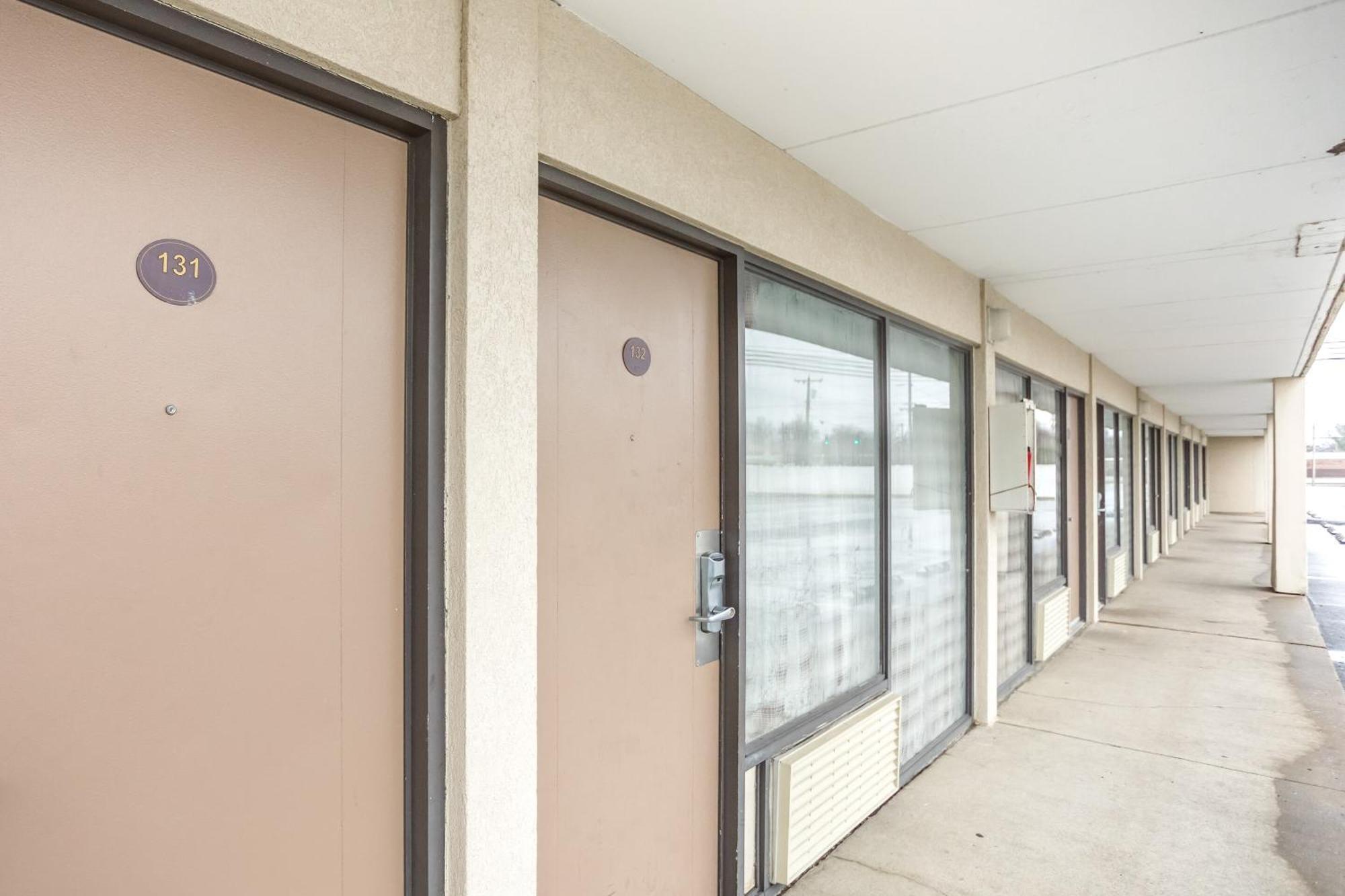 Отель Oyo Townhouse Owensboro West Экстерьер фото